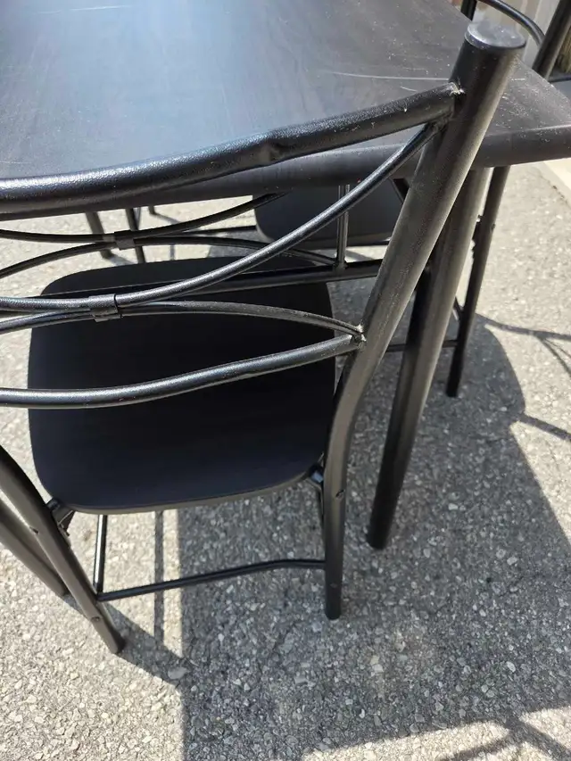 Kitchen Table and Chairs in Dining Tables & Sets in Markham / York Region - Image 5