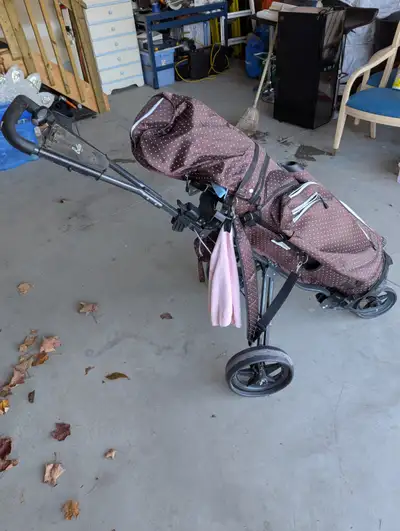 Women's golf club set with case and cart, View more