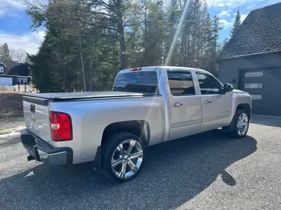 Chevrolet Silverado 2013 1500 King Crew Cab Original owner Has never towed anything Very clean insid...