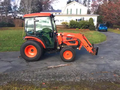 Kioti CK3510 with KL4010 loader…4300 Hours…Heated Cab…3 speed (H-M-L)…Turf Tires (Like New)…New quic...