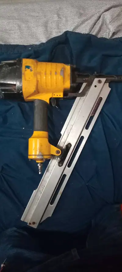 This is a used framing nailer, perfect for various construction projects. It's durable and reliable,...