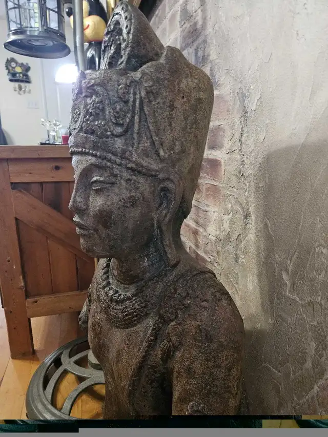 Statut en çiment  in Outdoor Décor in Granby - Image 6