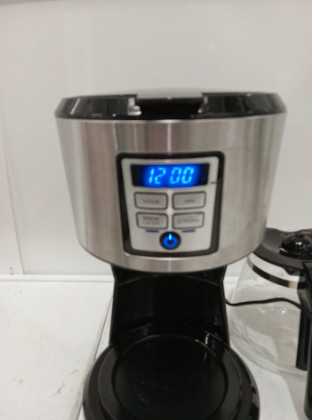 BLACK + DECKER 12 Cup Programmable Coffee Maker- Like New! in Coffee Makers in Markham / York Region - Image 3
