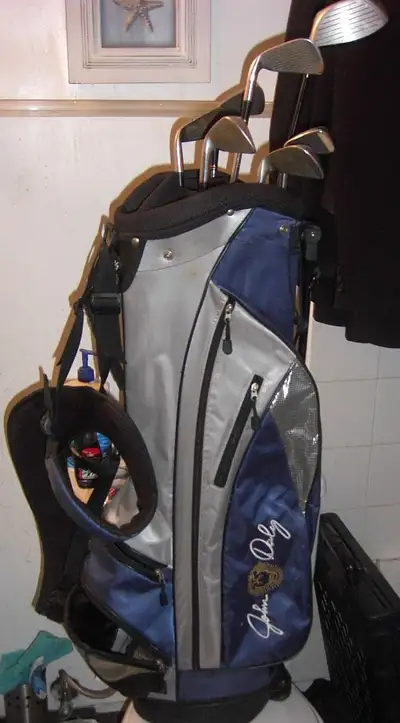 This is a quality set of golf clubs by the legendary John Daly. Seven steel clubs in all.