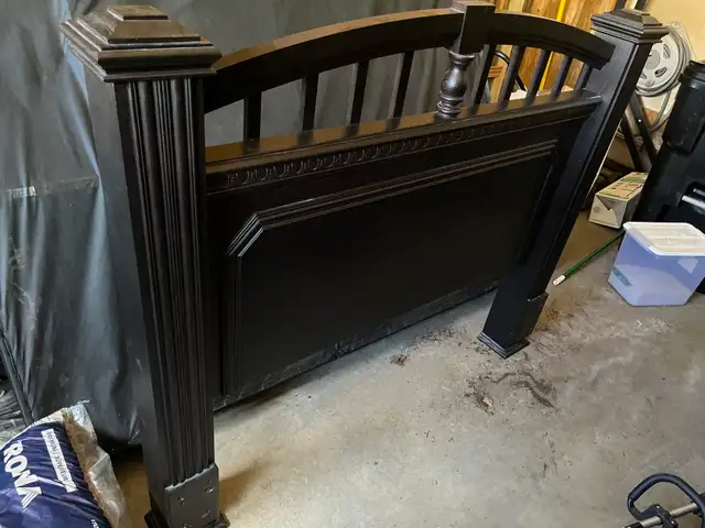 Queen Headboard in Beds & Mattresses in Kitchener / Waterloo - Image 2