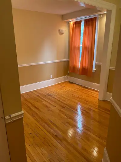 *NEW* 4 BDR- OTTAWA UNIVERSITY- SOMERSET @ ELGIN STREET- AUG 1ST