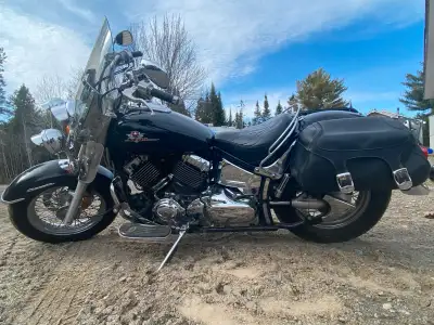 2001 V-Star Classic 650 cc Customer seat Comes with drivers backrest, passenger seat and cover Only...