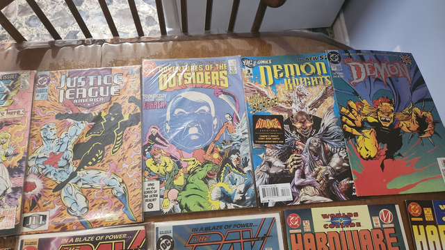 20 DC Comics all for $10 in Comics & Graphic Novels in Cape Breton - Image 6