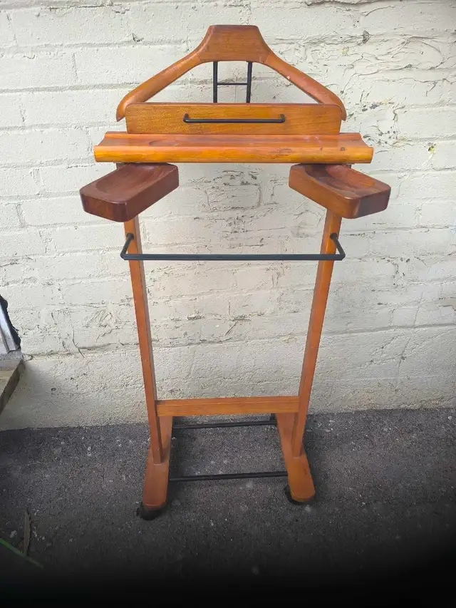 Valet Stand clothing butler solid wood in Other in Markham / York Region - Image 2