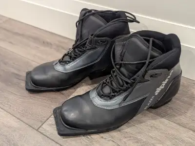 Men's Size 10 Alphina Blazer 3 pin Cross Country Ski Boots, View more