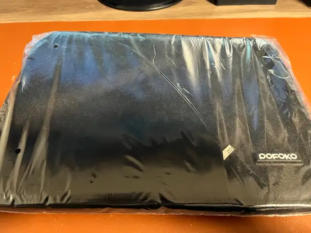 13" LAPTOP / IPAD SLEEVE CASE - BLACK - CANVAS WITH SUEDE - NEW. in Laptop Accessories in Norfolk County - Image 2