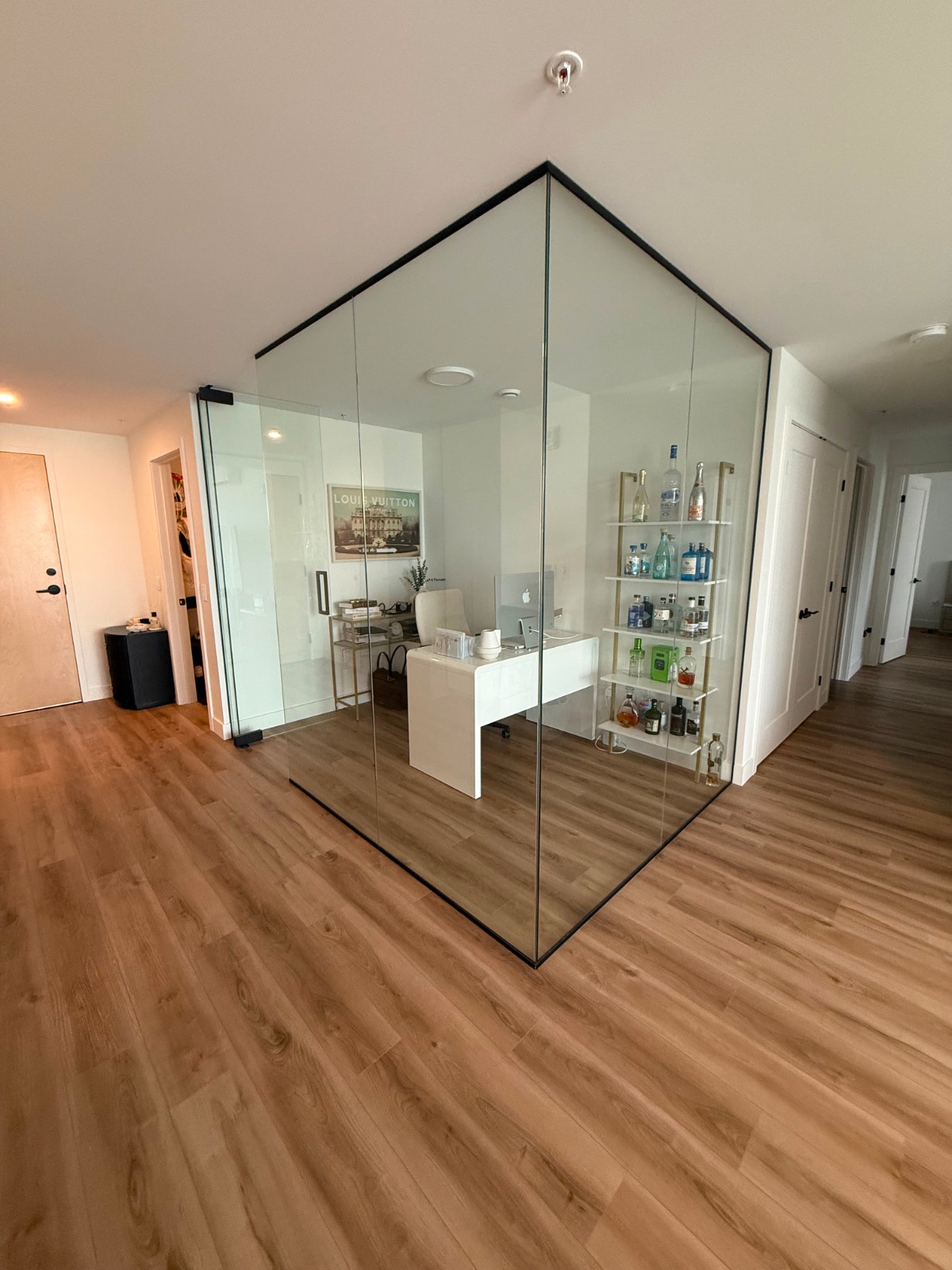 4 ½ + BUREAU VITRÉ | TOUT INCLUS + 2 STATIONNEMENTS | ST-NICOLAS — photo 2