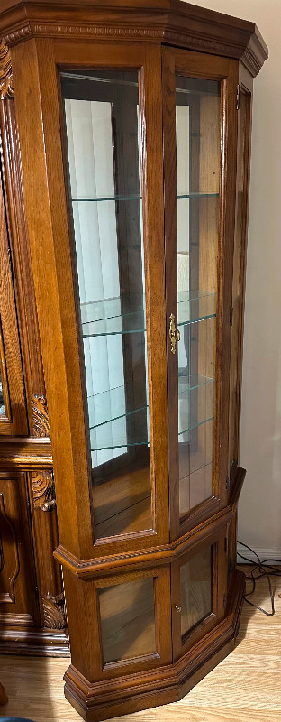 China Cabinet in Hutches & Display Cabinets in Oakville / Halton Region