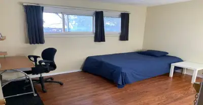 LARGE Room for Rent - FEMALE Only - Mohawk West 5th - NOW