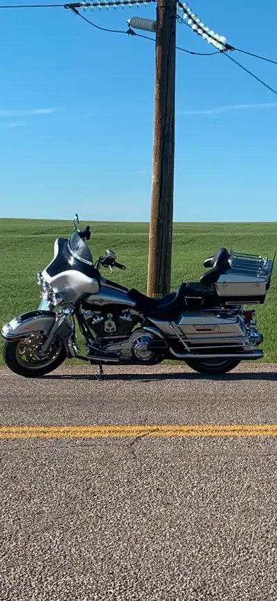 I have a 2003 Harley Davidson Electra glide 100th year anniversary. Stage 2 s&s cams Vance and Hines...