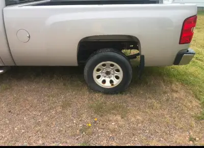Clean 8 foot box for Chevrolet Silverado or GMC Sierra also have 2008 4.3L low mileage can see it ru...