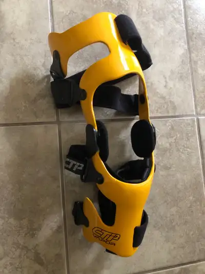CTP Vapor right knee brace, View more