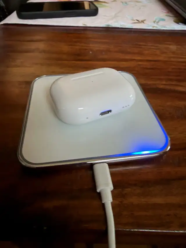 ADATA Qi Wireless Charging Pad64717130208385122