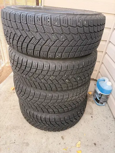 Selling a set of 4 MICHELIN X-ICE winter tires. Used for only one winter, with approximately 8,000 k...