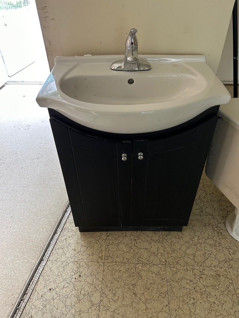 Two Washroom sink/vanity with taps Plumbing, Sinks, Toilets & Showers Winnipeg Kijiji