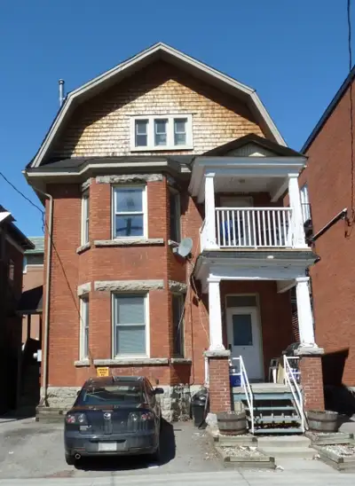 Gorgeous 2-bedroom apartment with skylight on the top floor of a 3-storey heritage building in Sandy...