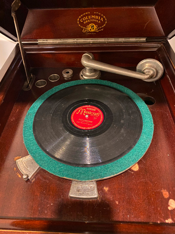 Antique Phonograph (Gramophone) in Arts & Collectibles in City of Toronto - Image 2