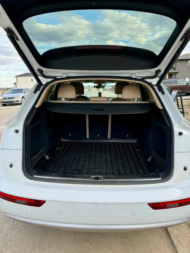 2018 Audi Q5 in Cars & Trucks in Calgary - Image 6