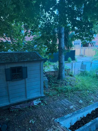 GRAND 5 1/2 AU RDC À  LOUER AVEC JARDIN ET GARAGE