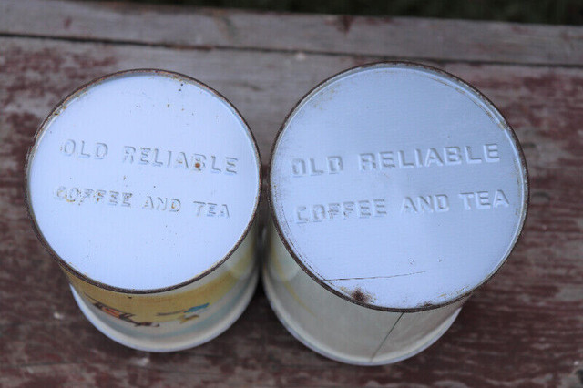 Pair of Vintage Retro Tin Cannisters in Arts & Collectibles in London - Image 4