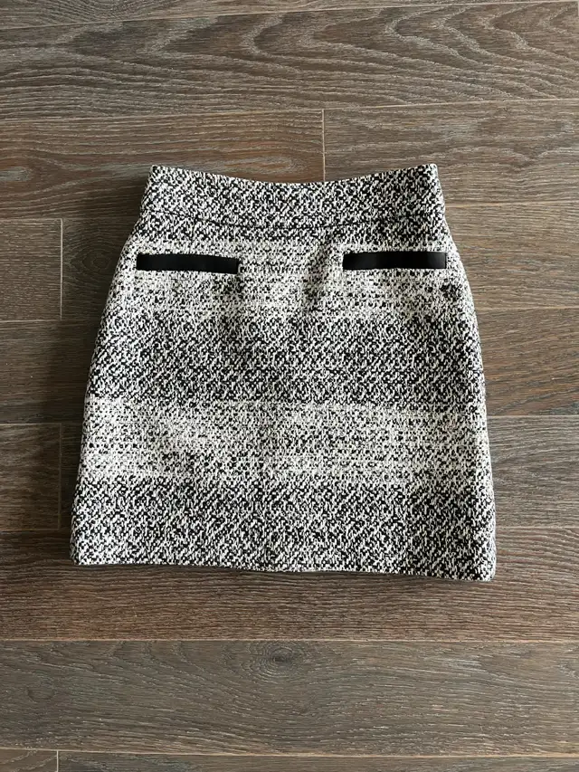 Judith & Charles Skirt in 0 ($400 value) in Women's - Bottoms in Mississauga / Peel Region - Image 2