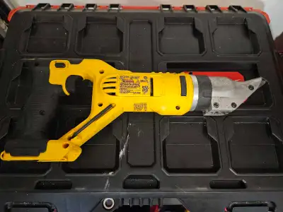 Dewalt 20v Max 18gauge Double cut swivel head metal shear, View more