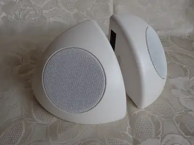 DEUX HAUT-PARLEURS DE COIN • 15W POUR ROULOTTE/BATEAU/TERRASSE/PATIO/BUREAU/SOUS-SOL/ÉTAGÈRE... Bell...