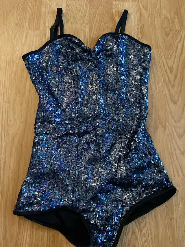 Size child medium ans large dance costumes in Kids & Youth in Cole Harbour - Image 2