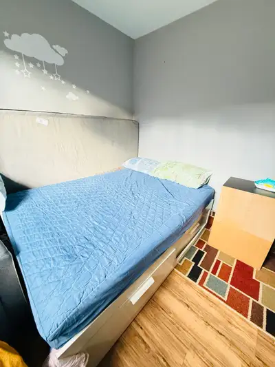 Room available for rent along Bathurst and Steeles. Move in available anytime. Good for couple/Famil...