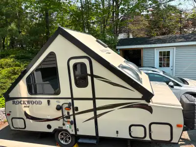 Well looked after hard-sided tent-trailer ready for your summer adventures! This model is the perfec...
