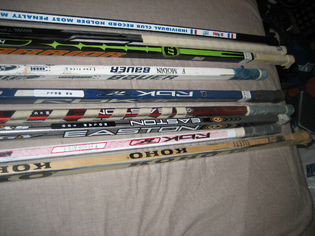 Leafs Game Used Hockey Sticks  +  Puck +pins in Arts & Collectibles in City of Toronto