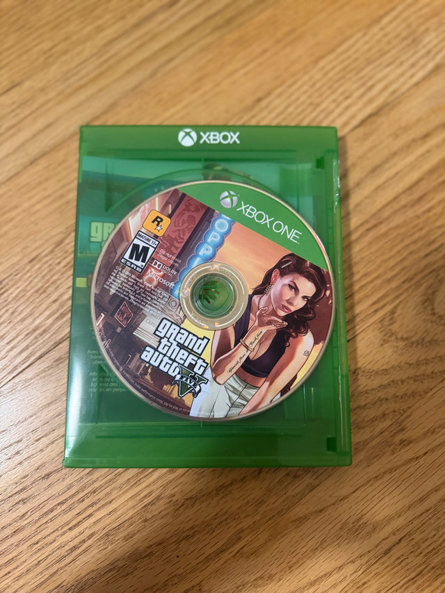Xbox Series X + GTA V + 2 Controllers | Excellent Condition in Xbox Series X & S in City of Toronto - Image 4