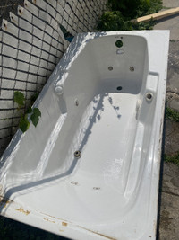 American Standard Whirlpool tub 6 jets, barely used