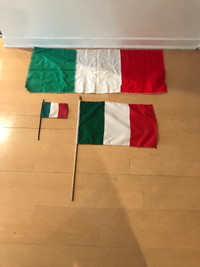 Set of 3 Italian flags - 3 drapeaux d’Italie 