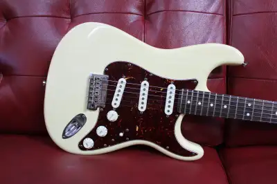 Fender Stratocaster Electric Guitar 6 String 2009 Olympic White, View more