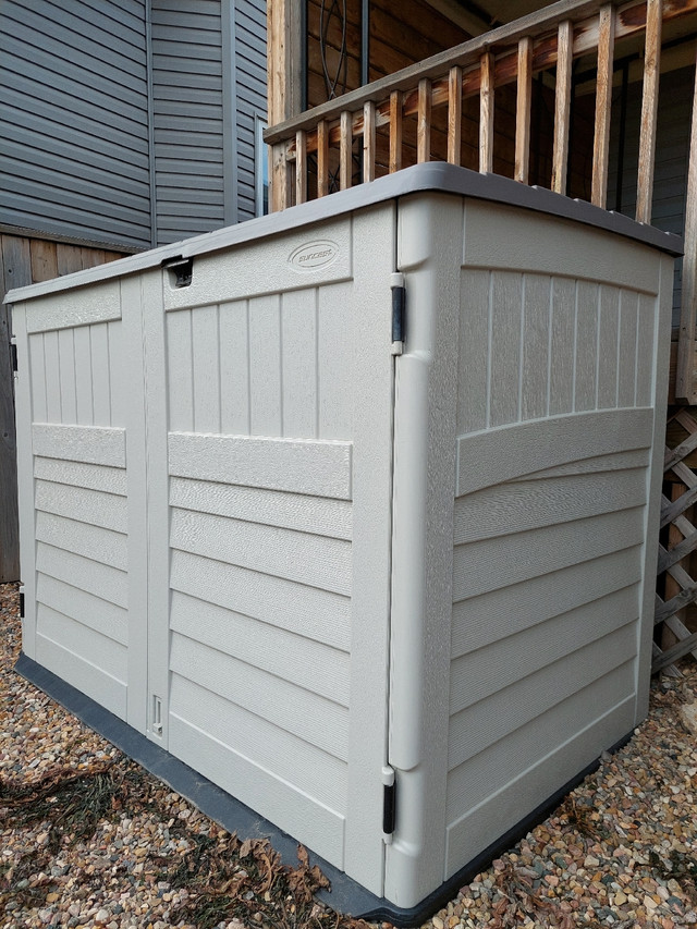 Suncast Storage Shed 70CU.ft. in Outdoor Tools & Storage in Lloydminster - Image 3