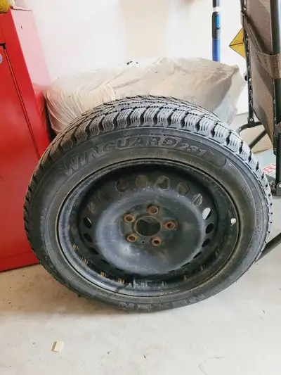 Winter tires on rims, hardly used 205/55 R16