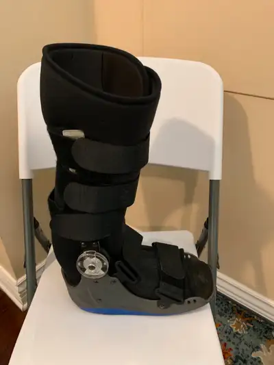 Hinged walking boot, View more