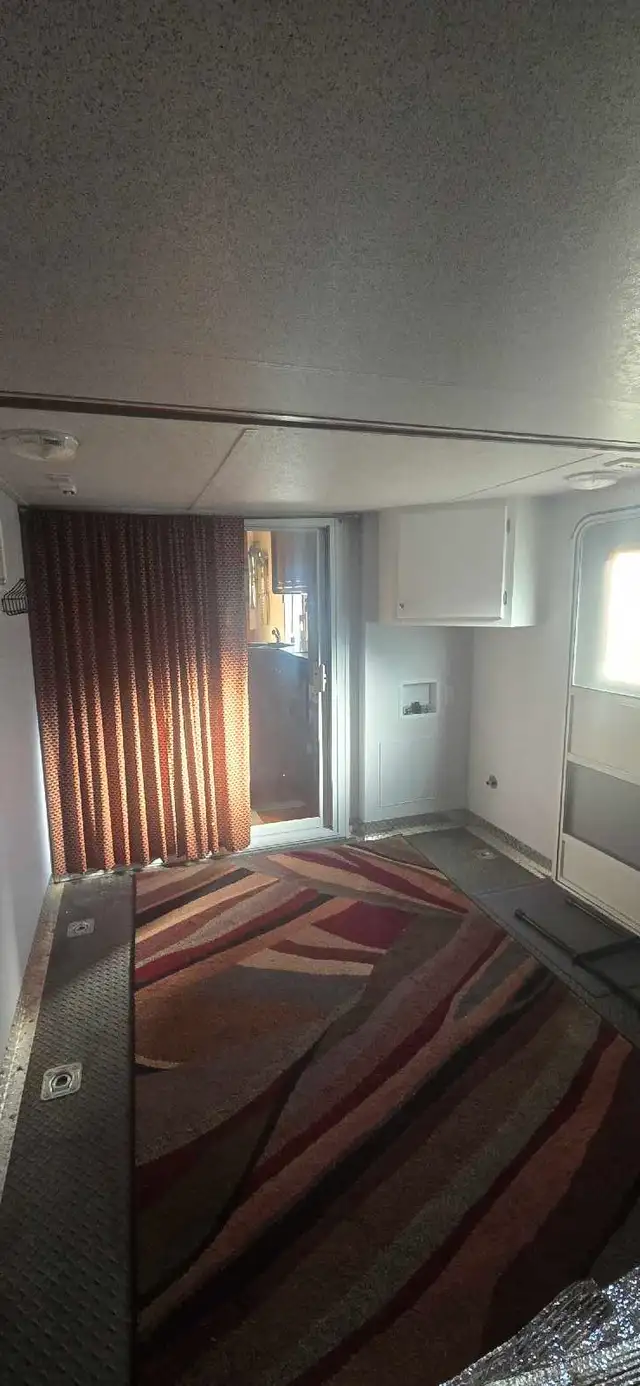37' toy hauler 5th wheel in RVs & Motorhomes in Grande Prairie - Image 5