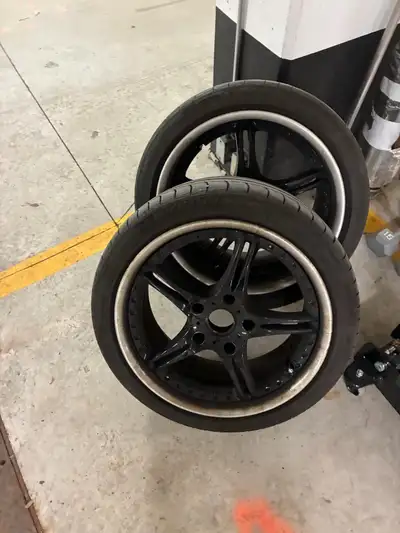 Sought after JDM three piece wheels for Porsche 996/997 Turbo and C4S. 225/40/18 front and 295/30/18...