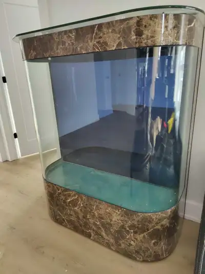 150 gallon fish tank Never used, comes with all accessories 750$ will need strong movers Sad to see...