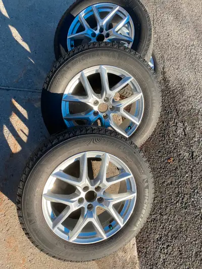 4 PNEUS MICHELIN X-ICE 235 60 18 A 8/32 POUCE MONTÉS SU MAGS VOLVO D'ORIGINE COMME NEUFS - GONFLÉS A...