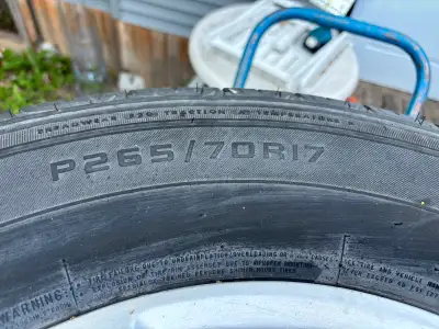 Pneu d’été P265/70R17 Mag pas inclus seulement le pneu