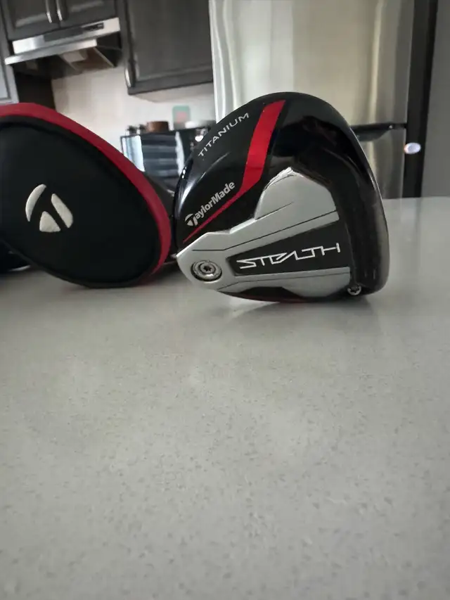 Taylormade Stealth Plus Driver, 3 Wood and 3 Hybrid in Golf in Oakville / Halton Region - Image 4
