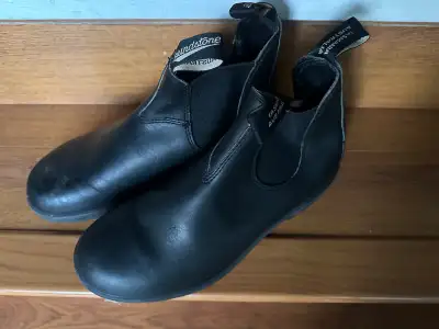 Women’s 11.5 Blundstone Boots, View more